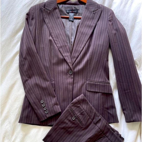 New York & Company Suit - Picture 1 of 14